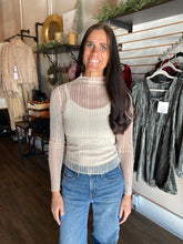 Load image into Gallery viewer, LACE TOP : CREAM / MEDIUM