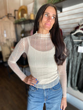 Load image into Gallery viewer, LACE TOP : CREAM / MEDIUM