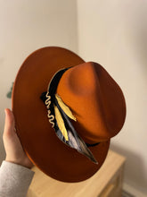 Load image into Gallery viewer, Hand Painted Snake Felt Fedora
