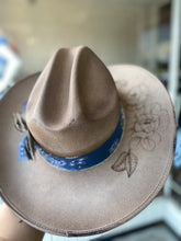 Load image into Gallery viewer, Cowgirl Hat - Floral&amp;Snake - Large
