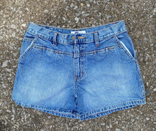 Load image into Gallery viewer, Arizona Jean Co Vintage Shorts
