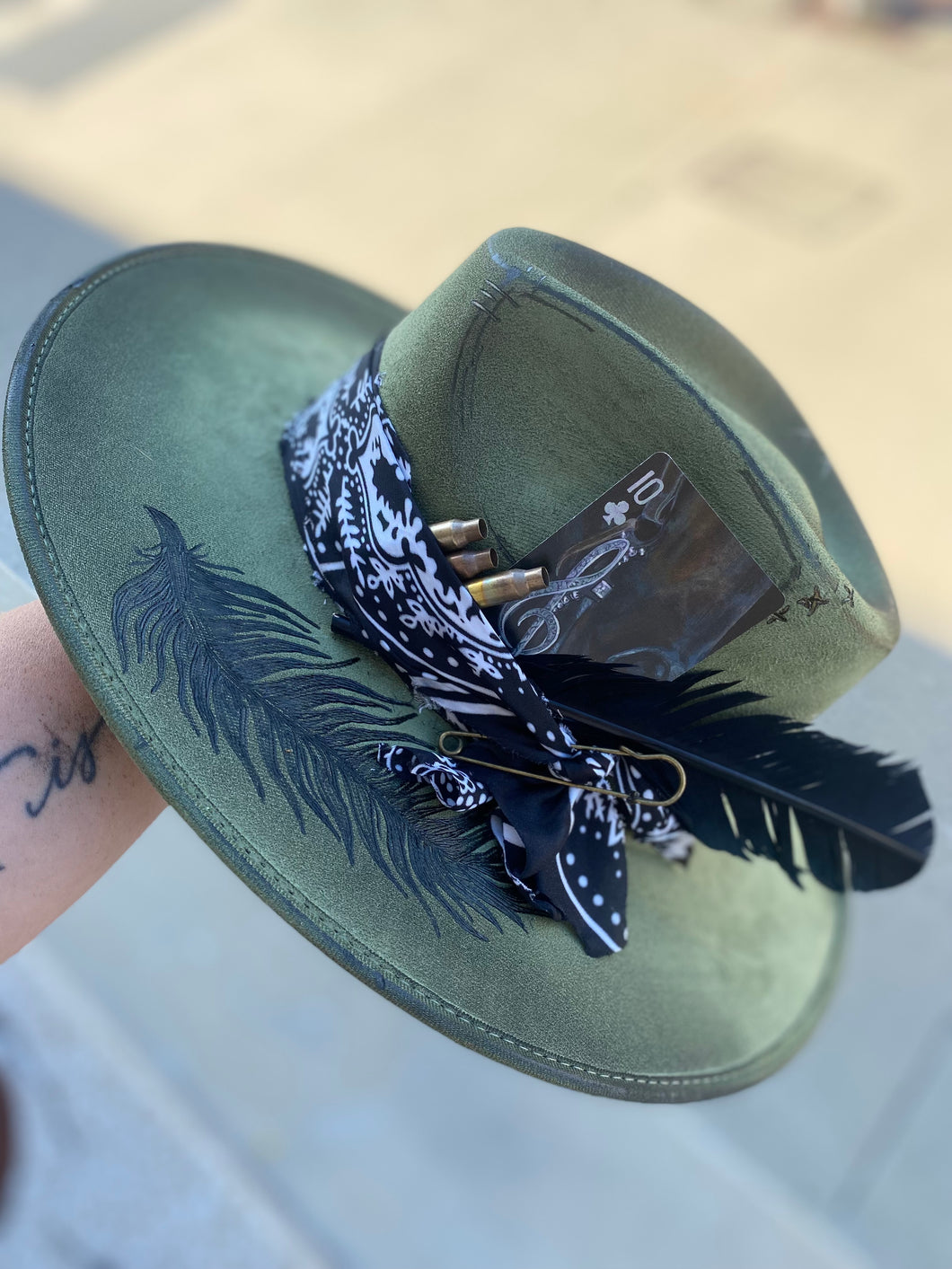 Green Feathers Rancher Hat