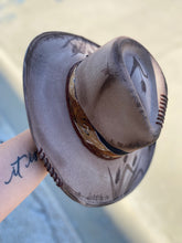 Load image into Gallery viewer, Wheat fields Cowgirl Hat - Medium
