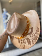 Load image into Gallery viewer, Bull Skulls cowgirl Rancher - Medium
