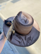 Load image into Gallery viewer, Wheat fields Cowgirl Hat - Medium
