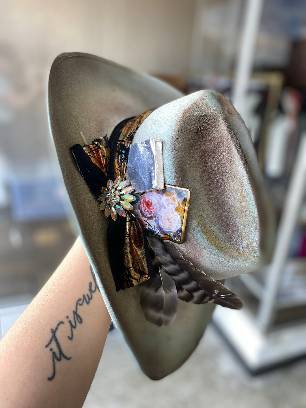 Roughed Up Metallic Cowgirl Hat - Large