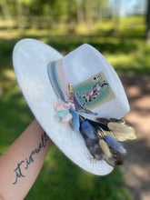 Load image into Gallery viewer, Floral Ivory Stiff Brim
